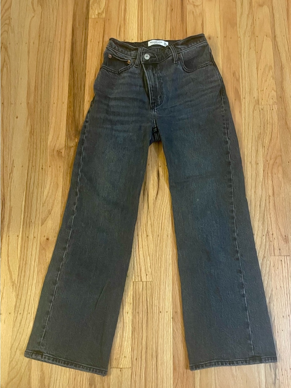 Abercrombie 90s Relaxed hi rise jeans